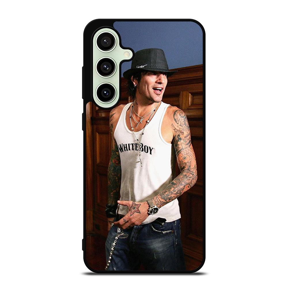 TOMMY LEE POSE Samsung Galaxy S24 FE Case Cover