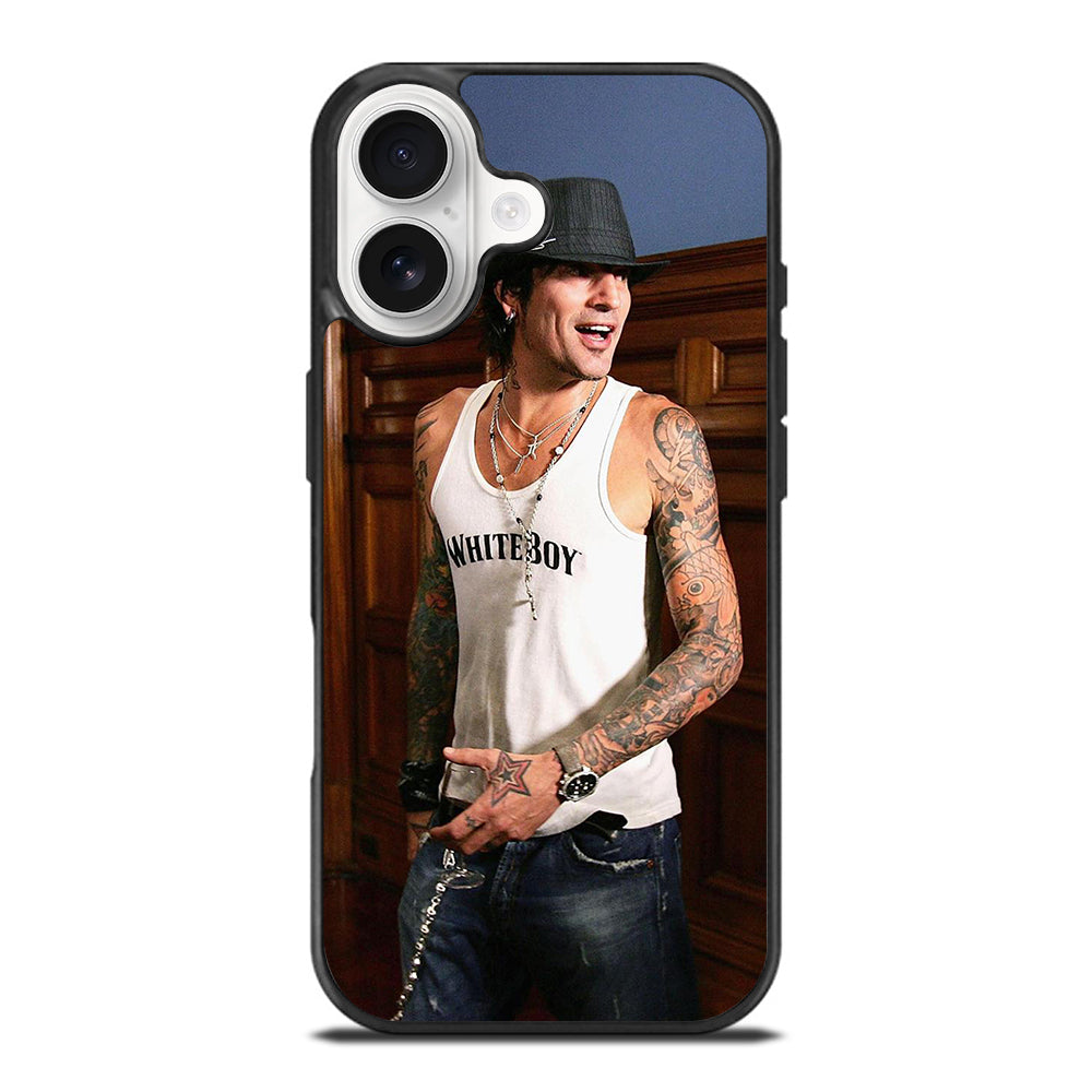 TOMMY LEE POSE iPhone 17 Case Cover