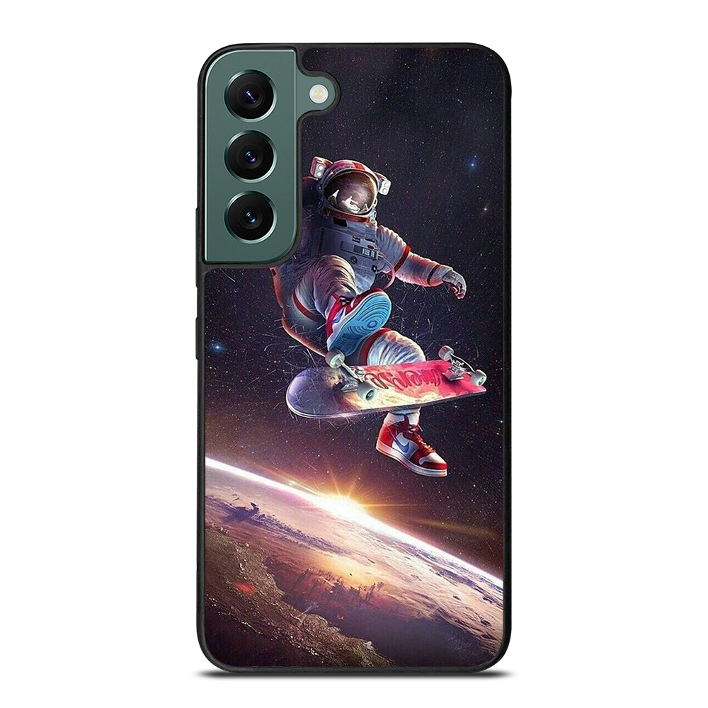 ASTRONAUT SKATEBOARDER ART 2 Samsung Galaxy S22 Case Cover
