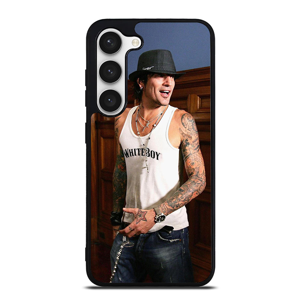 TOMMY LEE POSE Samsung Galaxy S23 Case Cover