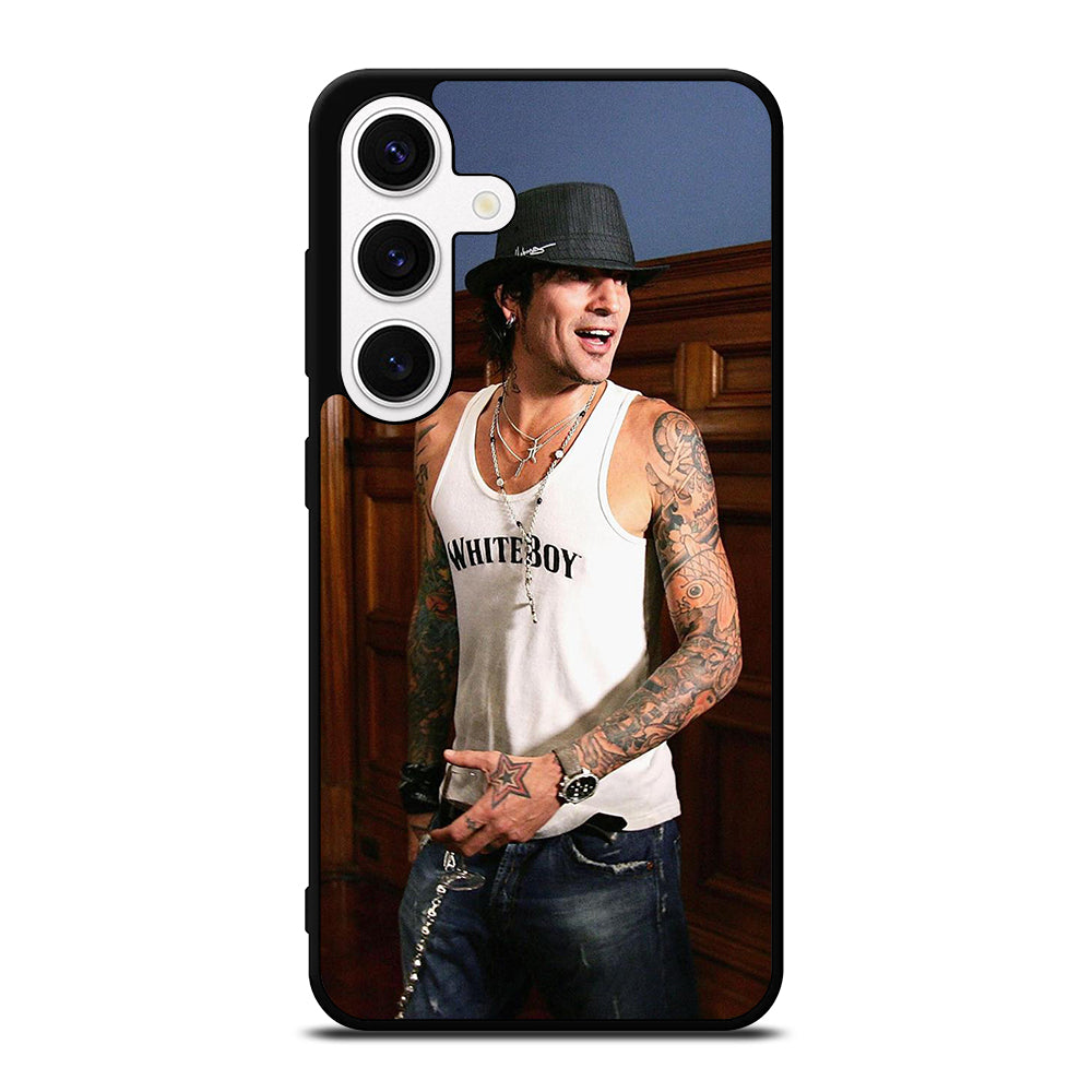 TOMMY LEE POSE Samsung Galaxy S24 Case Cover