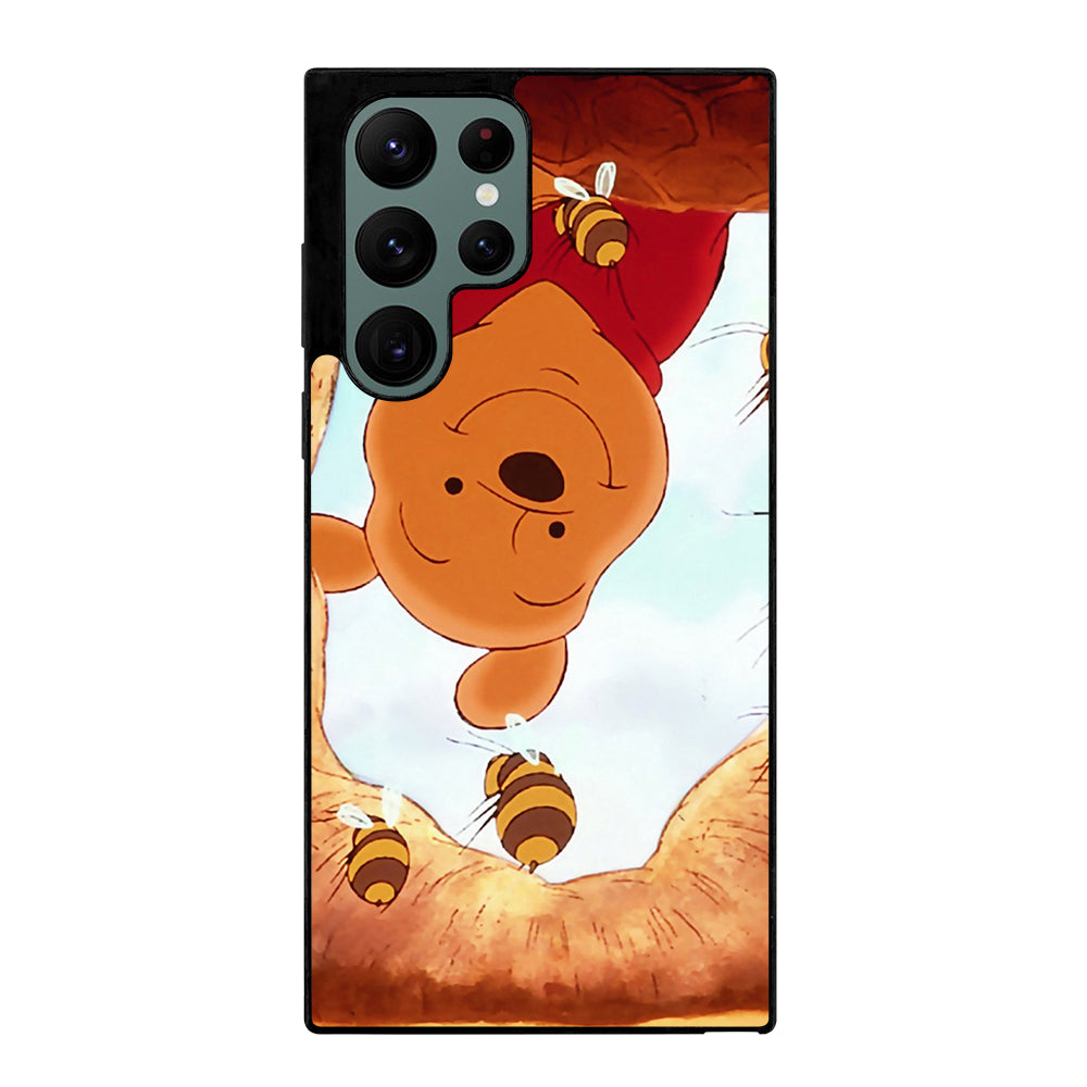 WINNIE THE POOH AND BEE Samsung Galaxy S22 Ultra Case Cover